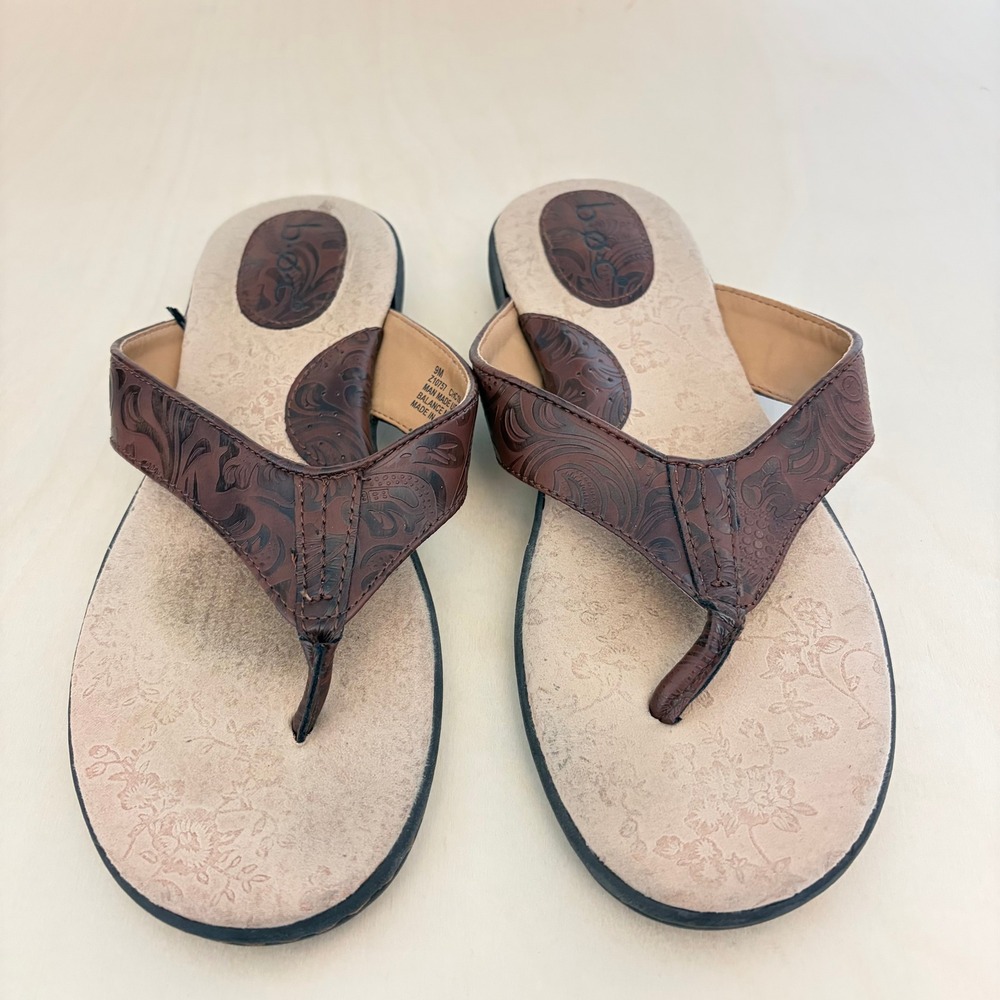 BOC Born Concept Women 9 Thong Sandals Brown Tooled Floral Comfort Flip Flops